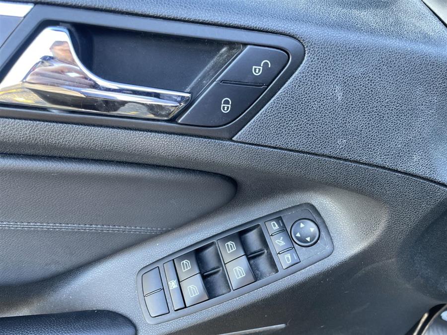 Used Mercedes-Benz M-Class 4MATIC 4dr ML350 2011 | Wiz Leasing Inc. Stratford, Connecticut Used Mercedes-Benz M-Class 4MATIC 4dr ML350 2011 | Wiz Leasing Inc. Stratford, Connecticut