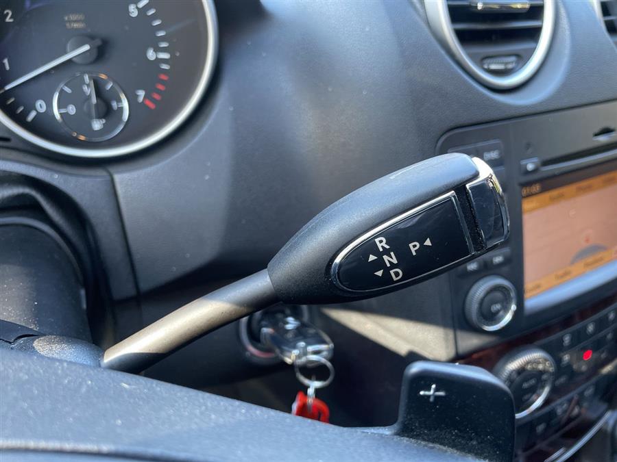Used Mercedes-Benz M-Class 4MATIC 4dr ML350 2011 | Wiz Leasing Inc. Stratford, Connecticut Used Mercedes-Benz M-Class 4MATIC 4dr ML350 2011 | Wiz Leasing Inc. Stratford, Connecticut