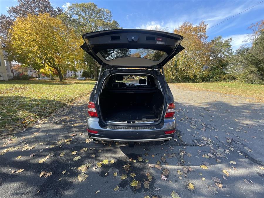 Used Mercedes-Benz M-Class 4MATIC 4dr ML350 2011 | Wiz Leasing Inc. Stratford, Connecticut Used Mercedes-Benz M-Class 4MATIC 4dr ML350 2011 | Wiz Leasing Inc. Stratford, Connecticut