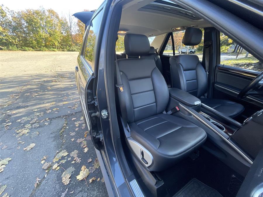 Used Mercedes-Benz M-Class 4MATIC 4dr ML350 2011 | Wiz Leasing Inc. Stratford, Connecticut Used Mercedes-Benz M-Class 4MATIC 4dr ML350 2011 | Wiz Leasing Inc. Stratford, Connecticut