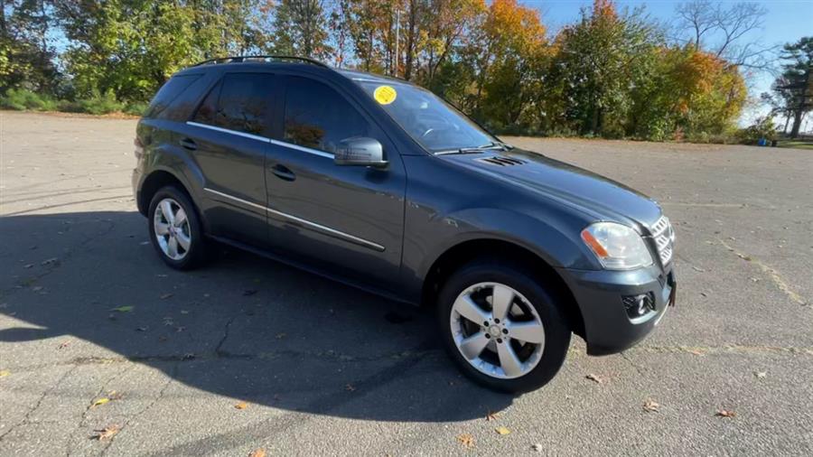 Used Mercedes-Benz M-Class 4MATIC 4dr ML350 2011 | Wiz Leasing Inc. Stratford, Connecticut Used Mercedes-Benz M-Class 4MATIC 4dr ML350 2011 | Wiz Leasing Inc. Stratford, Connecticut
