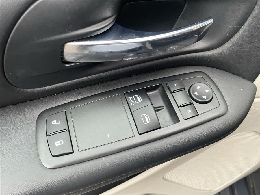 Used Dodge Grand Caravan 4dr Wgn American Value Pkg 2014 | Wiz Leasing Inc. Stratford, Connecticut Used Dodge Grand Caravan 4dr Wgn American Value Pkg 2014 | Wiz Leasing Inc. Stratford, Connecticut
