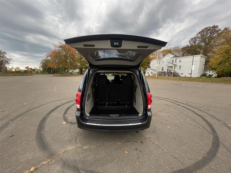 Used Dodge Grand Caravan 4dr Wgn American Value Pkg 2014 | Wiz Leasing Inc. Stratford, Connecticut Used Dodge Grand Caravan 4dr Wgn American Value Pkg 2014 | Wiz Leasing Inc. Stratford, Connecticut