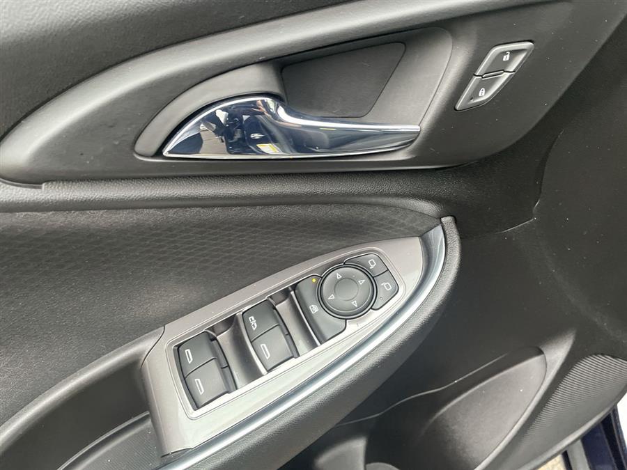 Used Chevrolet Malibu 4dr Sdn LT w/1LT 2017 | Wiz Leasing Inc. Stratford, Connecticut Used Chevrolet Malibu 4dr Sdn LT w/1LT 2017 | Wiz Leasing Inc. Stratford, Connecticut