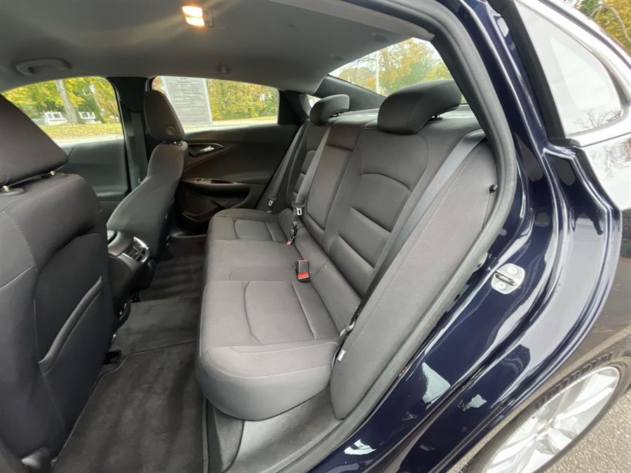 Used Chevrolet Malibu 4dr Sdn LT w/1LT 2017 | Wiz Leasing Inc. Stratford, Connecticut Used Chevrolet Malibu 4dr Sdn LT w/1LT 2017 | Wiz Leasing Inc. Stratford, Connecticut
