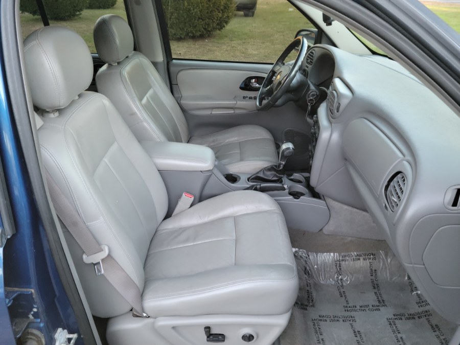 2005 Chevrolet TrailBlazer LT 4WD Leather & Sunroof, available for sale in East Windsor, Connecticut | Toro Auto. East Windsor, Connecticut 2005 Chevrolet TrailBlazer LT 4WD Leather & Sunroof, available for sale in East Windsor, Connecticut | Toro Auto. East Windsor, Connecticut