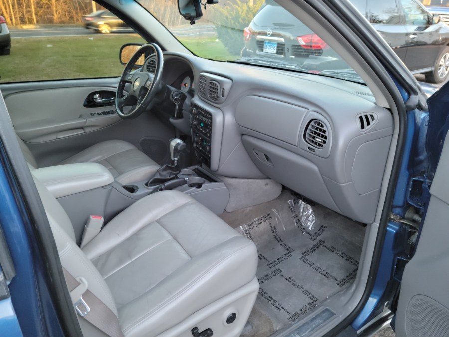 2005 Chevrolet TrailBlazer LT 4WD Leather & Sunroof, available for sale in East Windsor, Connecticut | Toro Auto. East Windsor, Connecticut 2005 Chevrolet TrailBlazer LT 4WD Leather & Sunroof, available for sale in East Windsor, Connecticut | Toro Auto. East Windsor, Connecticut