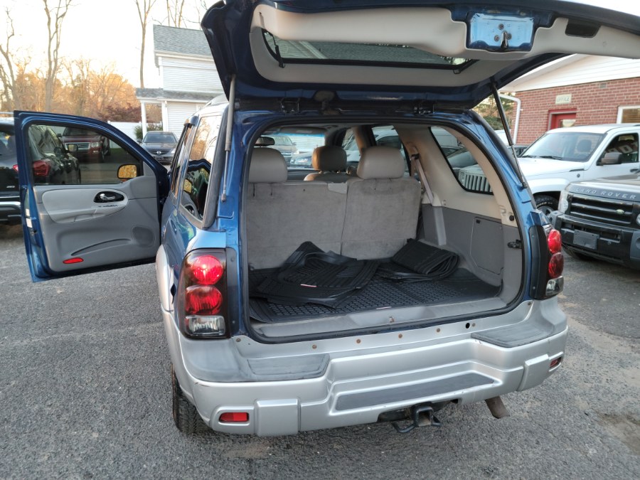 2005 Chevrolet TrailBlazer LT 4WD Leather & Sunroof, available for sale in East Windsor, Connecticut | Toro Auto. East Windsor, Connecticut 2005 Chevrolet TrailBlazer LT 4WD Leather & Sunroof, available for sale in East Windsor, Connecticut | Toro Auto. East Windsor, Connecticut