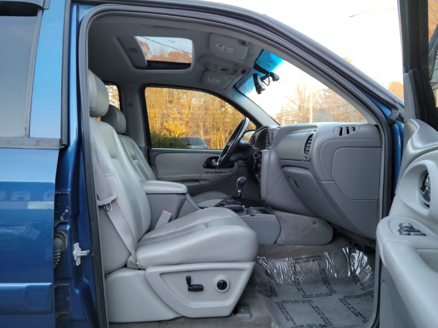 2005 Chevrolet TrailBlazer LT 4WD Leather & Sunroof, available for sale in East Windsor, Connecticut | Toro Auto. East Windsor, Connecticut 2005 Chevrolet TrailBlazer LT 4WD Leather & Sunroof, available for sale in East Windsor, Connecticut | Toro Auto. East Windsor, Connecticut