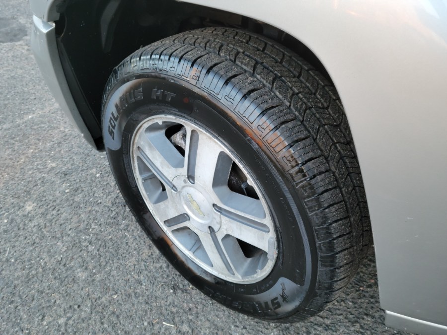 2005 Chevrolet TrailBlazer LT 4WD Leather & Sunroof, available for sale in East Windsor, Connecticut | Toro Auto. East Windsor, Connecticut 2005 Chevrolet TrailBlazer LT 4WD Leather & Sunroof, available for sale in East Windsor, Connecticut | Toro Auto. East Windsor, Connecticut