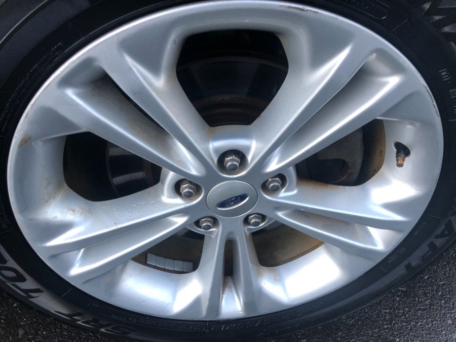 Used Ford Taurus 4dr Sdn SEL FWD 2013 | Bristol Auto Center LLC. Bristol, Connecticut Used Ford Taurus 4dr Sdn SEL FWD 2013 | Bristol Auto Center LLC. Bristol, Connecticut