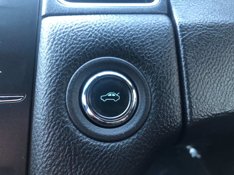 Used Ford Taurus 4dr Sdn SEL FWD 2013 | Bristol Auto Center LLC. Bristol, Connecticut Used Ford Taurus 4dr Sdn SEL FWD 2013 | Bristol Auto Center LLC. Bristol, Connecticut