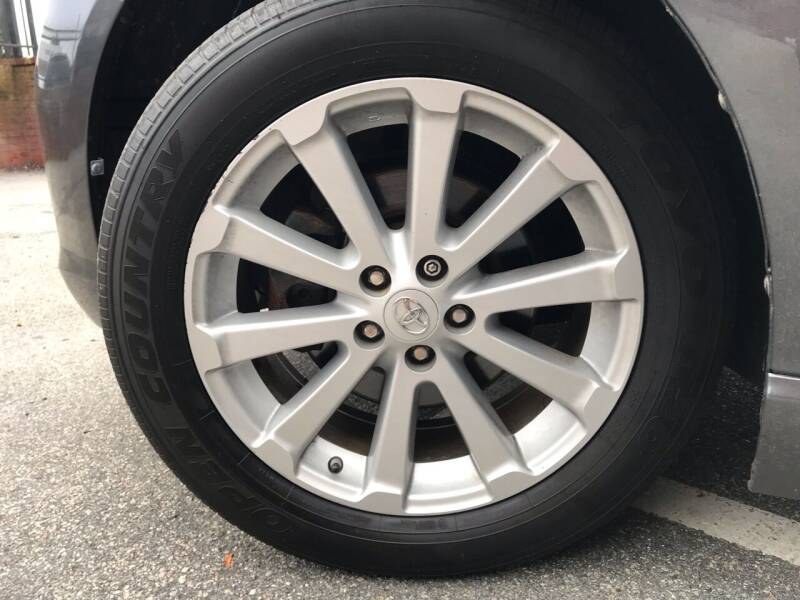 Used Toyota Venza 4dr Wgn I4 AWD 2010 | Motorcars of Boston. Newton, Massachusetts Used Toyota Venza 4dr Wgn I4 AWD 2010 | Motorcars of Boston. Newton, Massachusetts