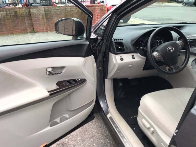 Used Toyota Venza 4dr Wgn I4 AWD 2010 | Motorcars of Boston. Newton, Massachusetts Used Toyota Venza 4dr Wgn I4 AWD 2010 | Motorcars of Boston. Newton, Massachusetts