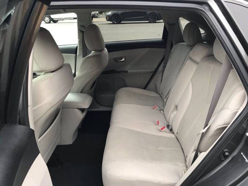 Used Toyota Venza 4dr Wgn I4 AWD 2010 | Motorcars of Boston. Newton, Massachusetts Used Toyota Venza 4dr Wgn I4 AWD 2010 | Motorcars of Boston. Newton, Massachusetts