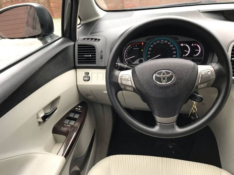 Used Toyota Venza 4dr Wgn I4 AWD 2010 | Motorcars of Boston. Newton, Massachusetts Used Toyota Venza 4dr Wgn I4 AWD 2010 | Motorcars of Boston. Newton, Massachusetts