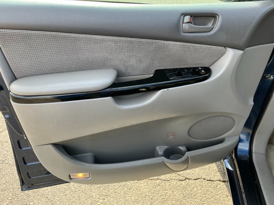 2005 Toyota Sienna 5dr LE FWD 7-Passenger, available for sale in Lyndhurst, New Jersey | Cars With Deals. Lyndhurst, New Jersey 2005 Toyota Sienna 5dr LE FWD 7-Passenger, available for sale in Lyndhurst, New Jersey | Cars With Deals. Lyndhurst, New Jersey