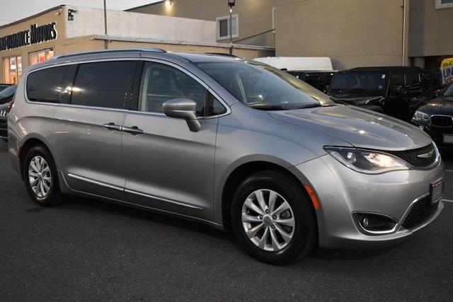 Used Chrysler Pacifica Touring L 2018 | Certified Performance Motors. Valley Stream, New York