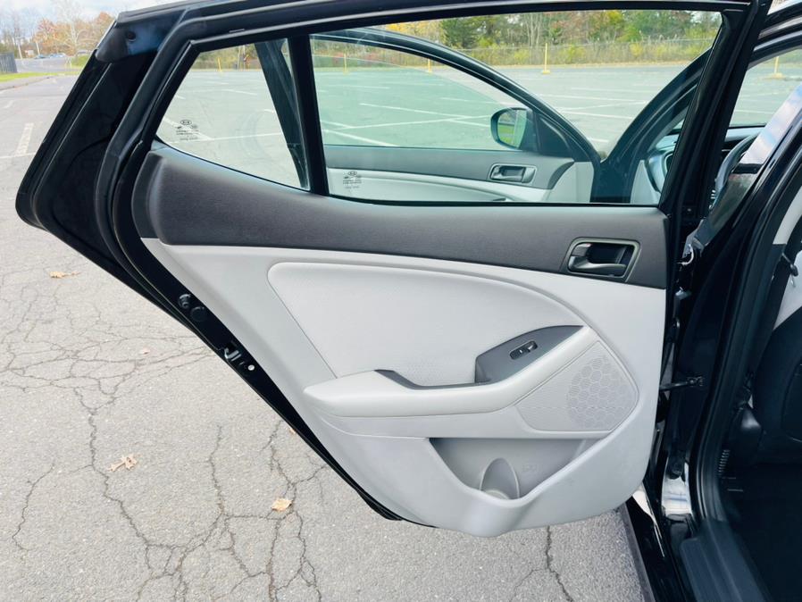Used Kia Optima 4dr Sdn LX 2014 | Supreme Automotive. New Britain, Connecticut Used Kia Optima 4dr Sdn LX 2014 | Supreme Automotive. New Britain, Connecticut