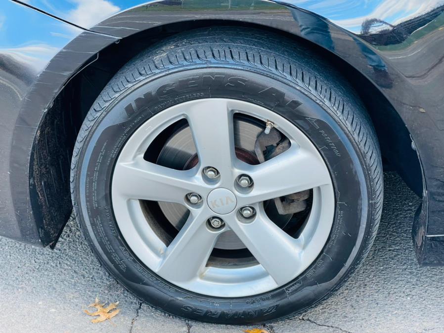 Used Kia Optima 4dr Sdn LX 2014 | Supreme Automotive. New Britain, Connecticut Used Kia Optima 4dr Sdn LX 2014 | Supreme Automotive. New Britain, Connecticut