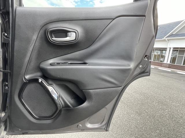 Used Jeep Renegade Latitude 2016 | Blasius Federal Road. Brookfield, Connecticut Used Jeep Renegade Latitude 2016 | Blasius Federal Road. Brookfield, Connecticut