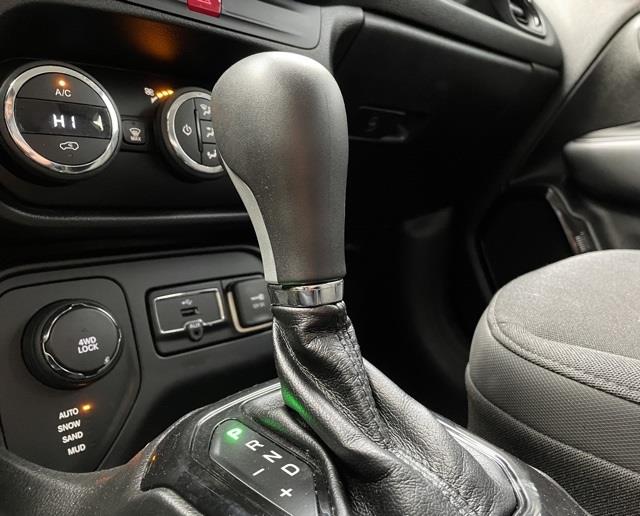 Used Jeep Renegade Latitude 2016 | Blasius Federal Road. Brookfield, Connecticut Used Jeep Renegade Latitude 2016 | Blasius Federal Road. Brookfield, Connecticut
