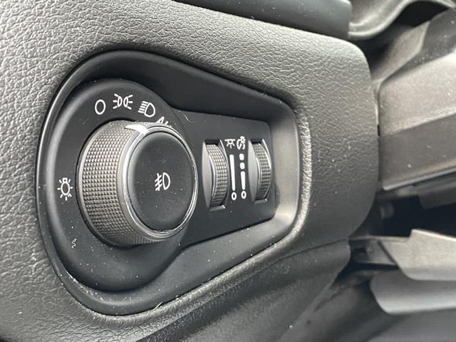 Used Jeep Renegade Latitude 2016 | Blasius Federal Road. Brookfield, Connecticut Used Jeep Renegade Latitude 2016 | Blasius Federal Road. Brookfield, Connecticut