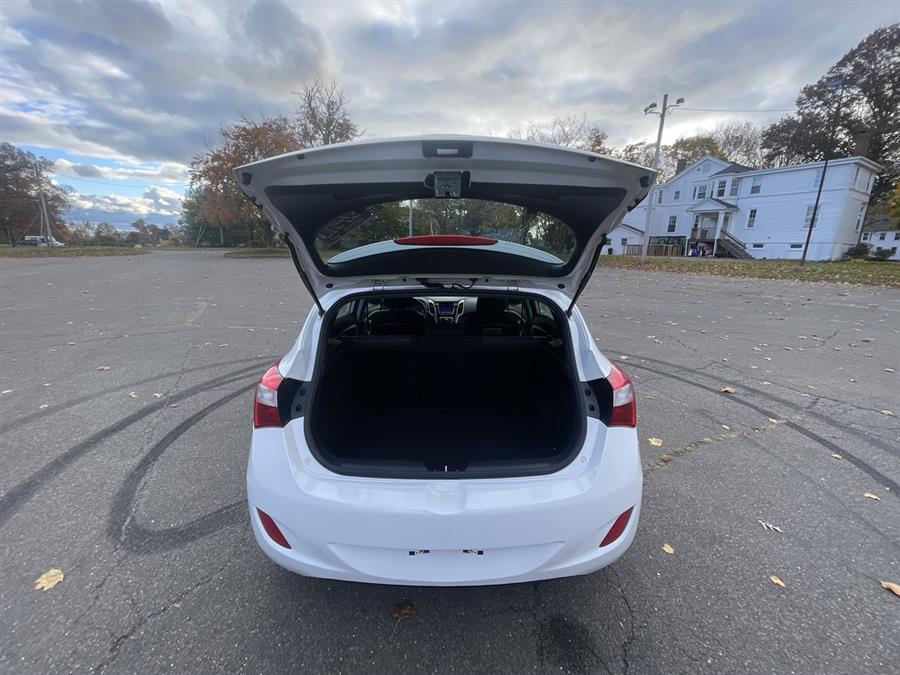 Used Hyundai Elantra GT 5dr HB Auto 2013 | Wiz Leasing Inc. Stratford, Connecticut Used Hyundai Elantra GT 5dr HB Auto 2013 | Wiz Leasing Inc. Stratford, Connecticut