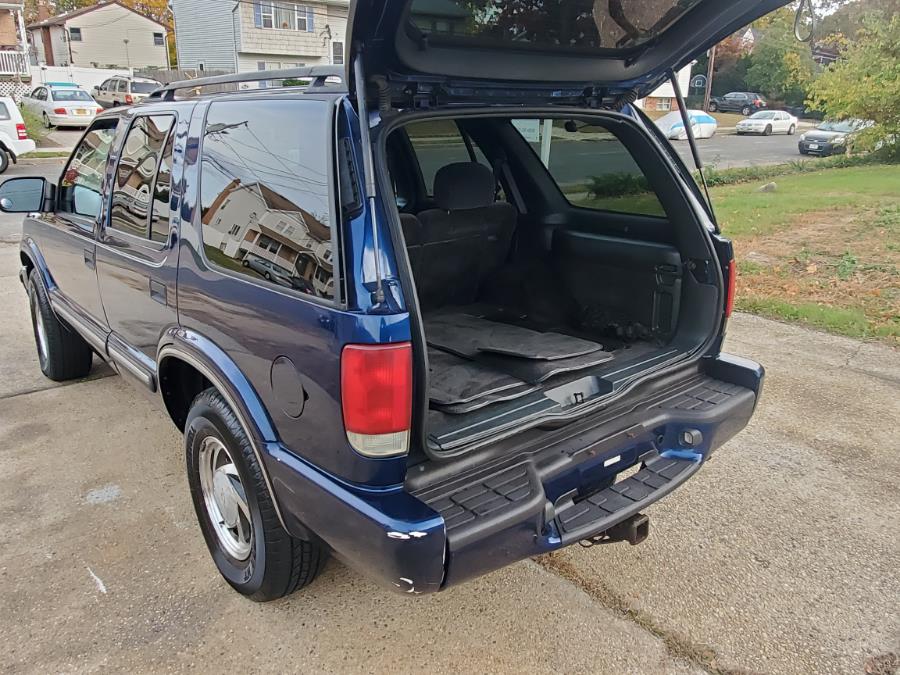 Used Chevrolet Blazer 4dr 4WD LS 2000 | SGM Auto Sales. West Babylon, New York Used Chevrolet Blazer 4dr 4WD LS 2000 | SGM Auto Sales. West Babylon, New York