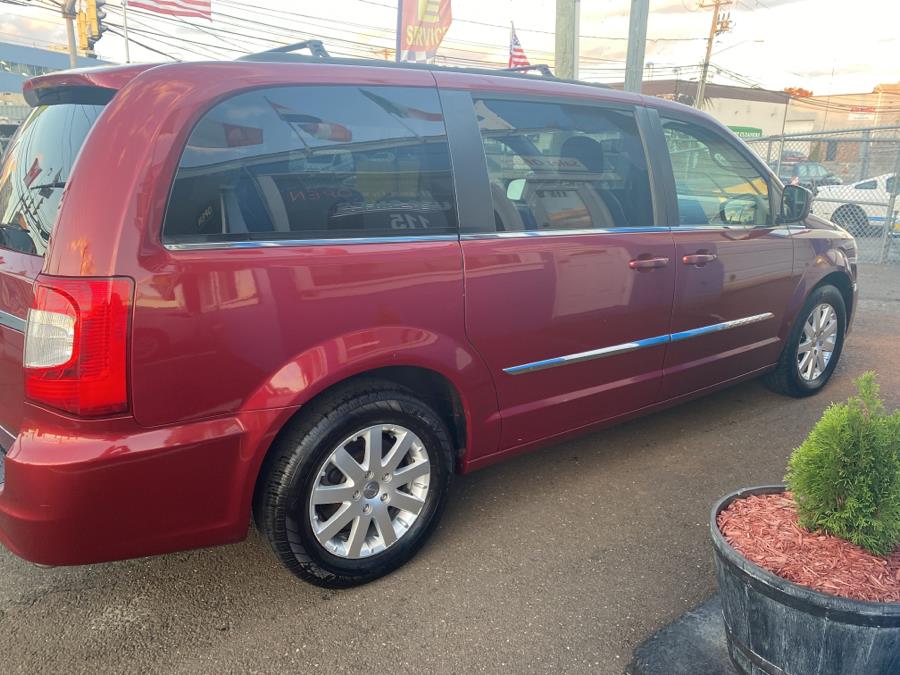 2014 Chrysler Town & Country 4dr Wgn Touring, available for sale in Stamford, Connecticut | Harbor View Auto Sales LLC. Stamford, Connecticut 2014 Chrysler Town & Country 4dr Wgn Touring, available for sale in Stamford, Connecticut | Harbor View Auto Sales LLC. Stamford, Connecticut
