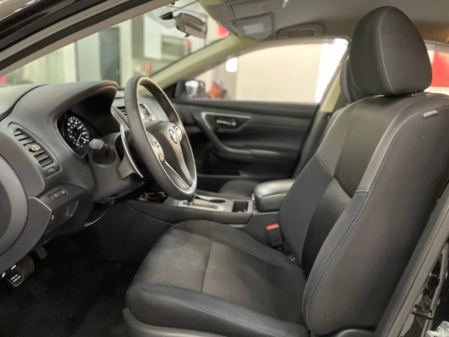 Used Nissan Altima 2.5 SR Sedan 2017 | Luxury Motor Club. Franklin Square, New York Used Nissan Altima 2.5 SR Sedan 2017 | Luxury Motor Club. Franklin Square, New York