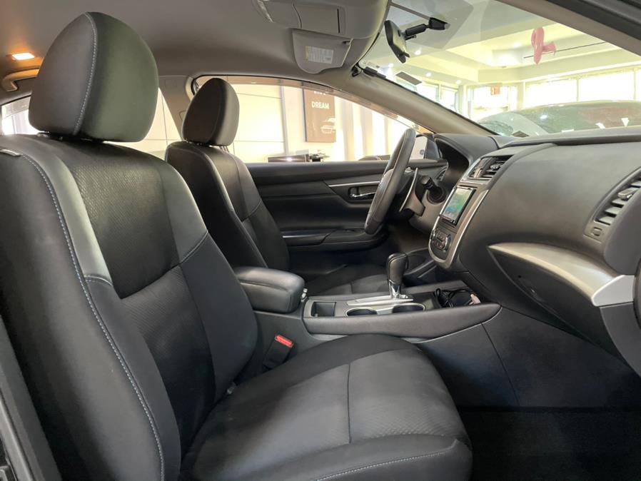 Used Nissan Altima 2.5 SR Sedan 2017 | Luxury Motor Club. Franklin Square, New York Used Nissan Altima 2.5 SR Sedan 2017 | Luxury Motor Club. Franklin Square, New York
