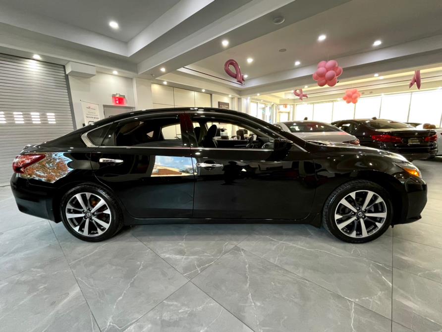 Used Nissan Altima 2.5 SR Sedan 2017 | Luxury Motor Club. Franklin Square, New York Used Nissan Altima 2.5 SR Sedan 2017 | Luxury Motor Club. Franklin Square, New York