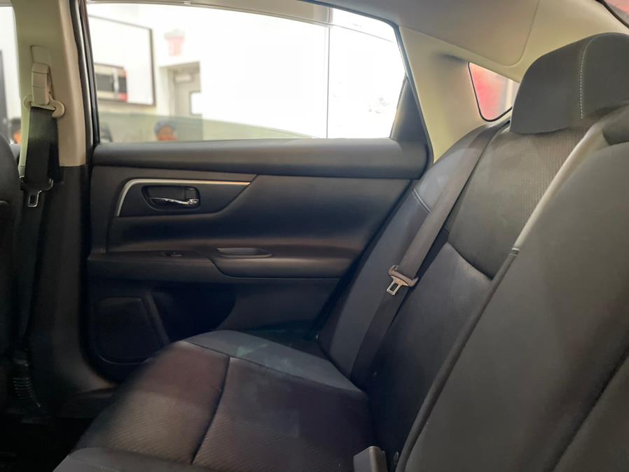 Used Nissan Altima 2.5 SR Sedan 2017 | Luxury Motor Club. Franklin Square, New York Used Nissan Altima 2.5 SR Sedan 2017 | Luxury Motor Club. Franklin Square, New York