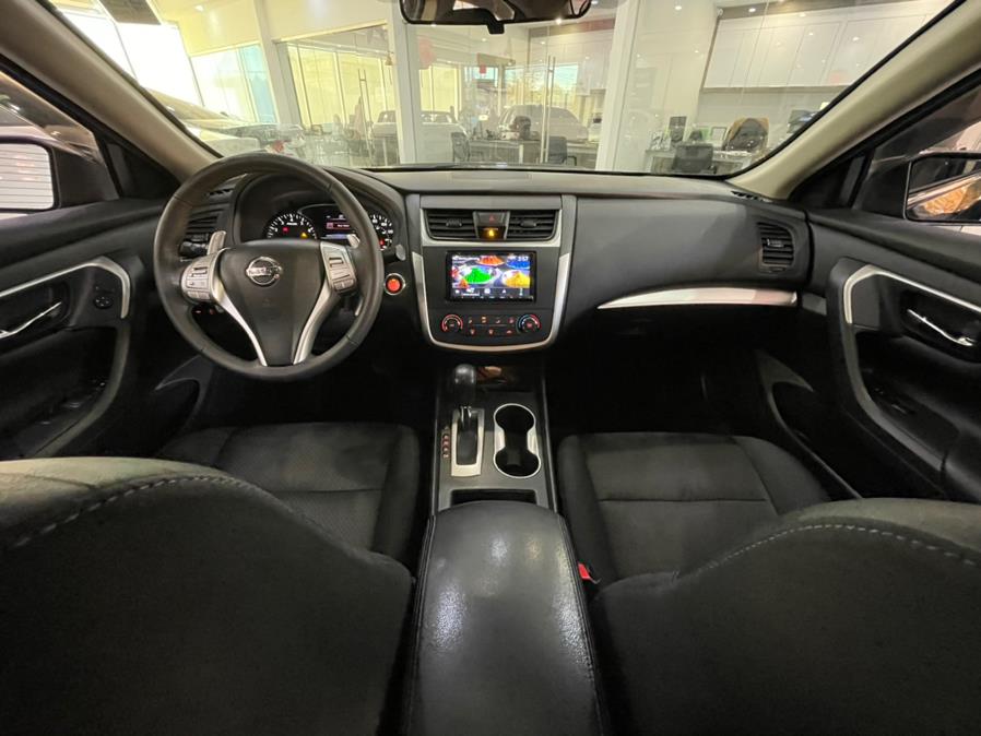 Used Nissan Altima 2.5 SR Sedan 2017 | Luxury Motor Club. Franklin Square, New York Used Nissan Altima 2.5 SR Sedan 2017 | Luxury Motor Club. Franklin Square, New York