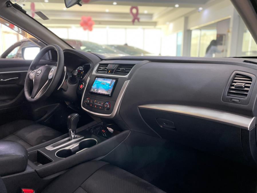Used Nissan Altima 2.5 SR Sedan 2017 | Luxury Motor Club. Franklin Square, New York Used Nissan Altima 2.5 SR Sedan 2017 | Luxury Motor Club. Franklin Square, New York