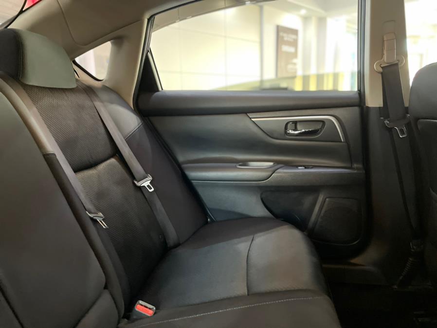 Used Nissan Altima 2.5 SR Sedan 2017 | Luxury Motor Club. Franklin Square, New York Used Nissan Altima 2.5 SR Sedan 2017 | Luxury Motor Club. Franklin Square, New York
