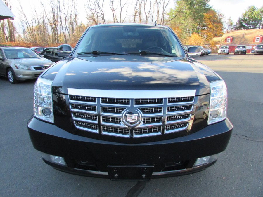 2011 Cadillac Escalade ESV AWD 4dr Luxury, available for sale in East Windsor, Connecticut | United Auto Sales of E Windsor, Inc. East Windsor, Connecticut 2011 Cadillac Escalade ESV AWD 4dr Luxury, available for sale in East Windsor, Connecticut | United Auto Sales of E Windsor, Inc. East Windsor, Connecticut