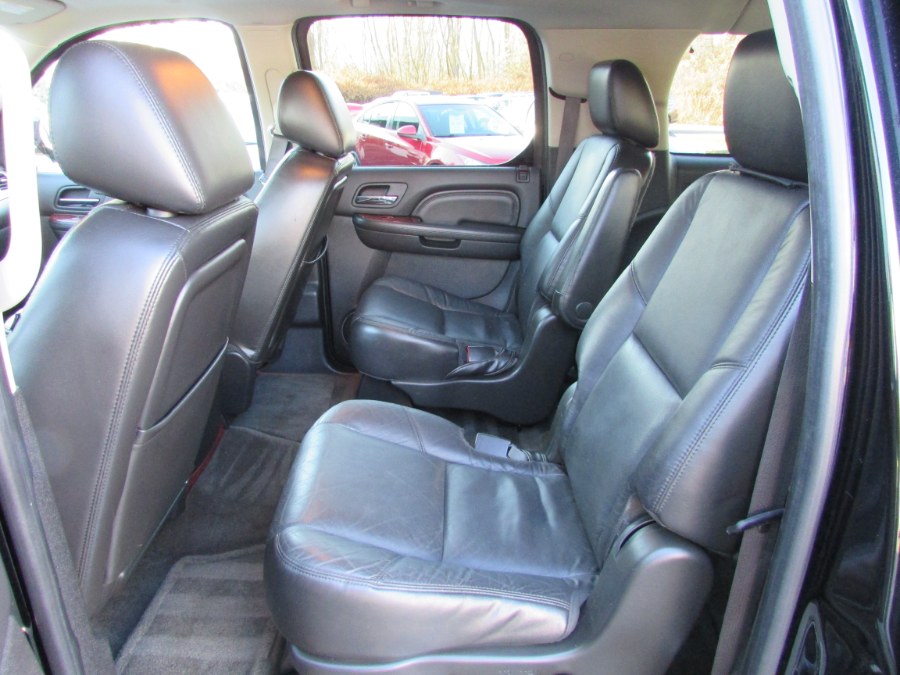 2011 Cadillac Escalade ESV AWD 4dr Luxury, available for sale in East Windsor, Connecticut | United Auto Sales of E Windsor, Inc. East Windsor, Connecticut 2011 Cadillac Escalade ESV AWD 4dr Luxury, available for sale in East Windsor, Connecticut | United Auto Sales of E Windsor, Inc. East Windsor, Connecticut