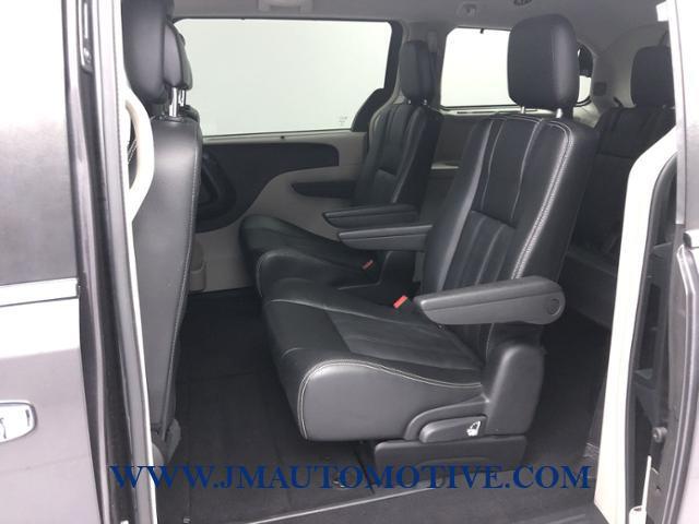 Used Chrysler Town & Country 4dr Wgn Touring 2016 | J&M Automotive Sls&Svc LLC. Naugatuck, Connecticut Used Chrysler Town & Country 4dr Wgn Touring 2016 | J&M Automotive Sls&Svc LLC. Naugatuck, Connecticut