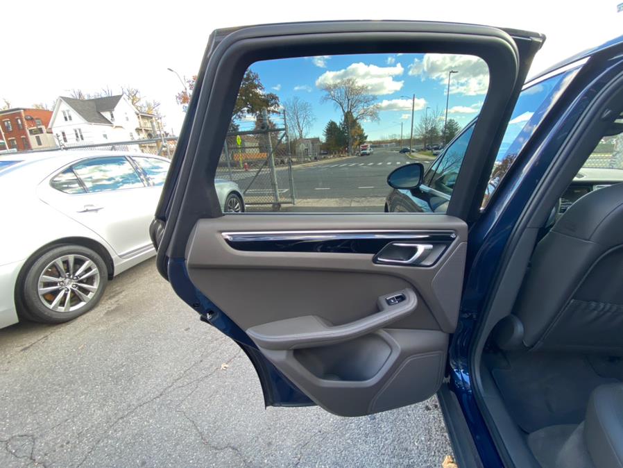 Used Porsche Macan AWD 4dr S 2015 | VEB Auto Sales. Hartford, Connecticut Used Porsche Macan AWD 4dr S 2015 | VEB Auto Sales. Hartford, Connecticut