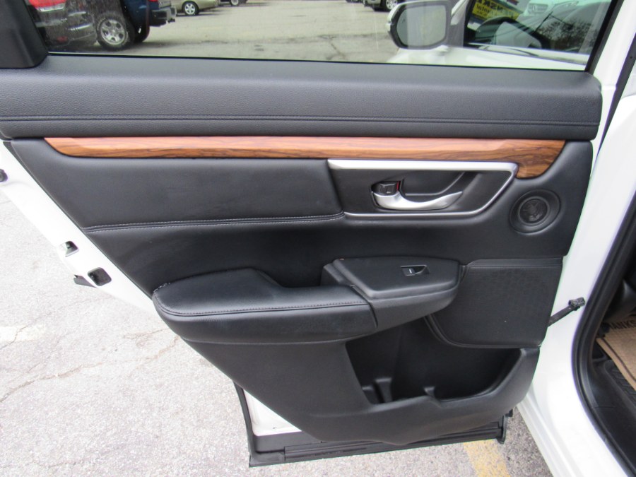 2017 Honda CR-V EX-L, available for sale in Worcester, Massachusetts | Hilario's Auto Sales Inc.. Worcester, Massachusetts 2017 Honda CR-V EX-L, available for sale in Worcester, Massachusetts | Hilario's Auto Sales Inc.. Worcester, Massachusetts
