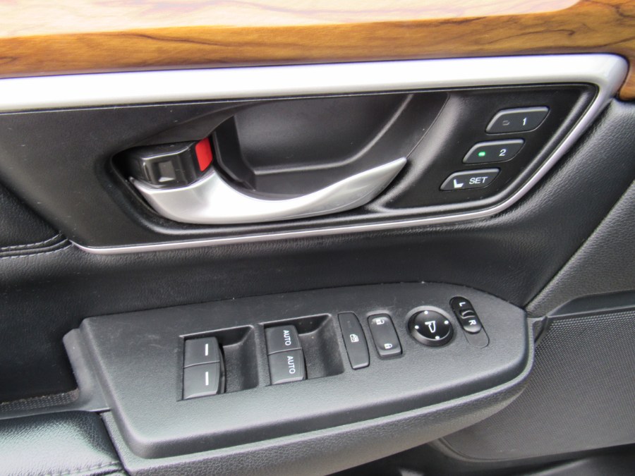 2017 Honda CR-V EX-L, available for sale in Worcester, Massachusetts | Hilario's Auto Sales Inc.. Worcester, Massachusetts 2017 Honda CR-V EX-L, available for sale in Worcester, Massachusetts | Hilario's Auto Sales Inc.. Worcester, Massachusetts