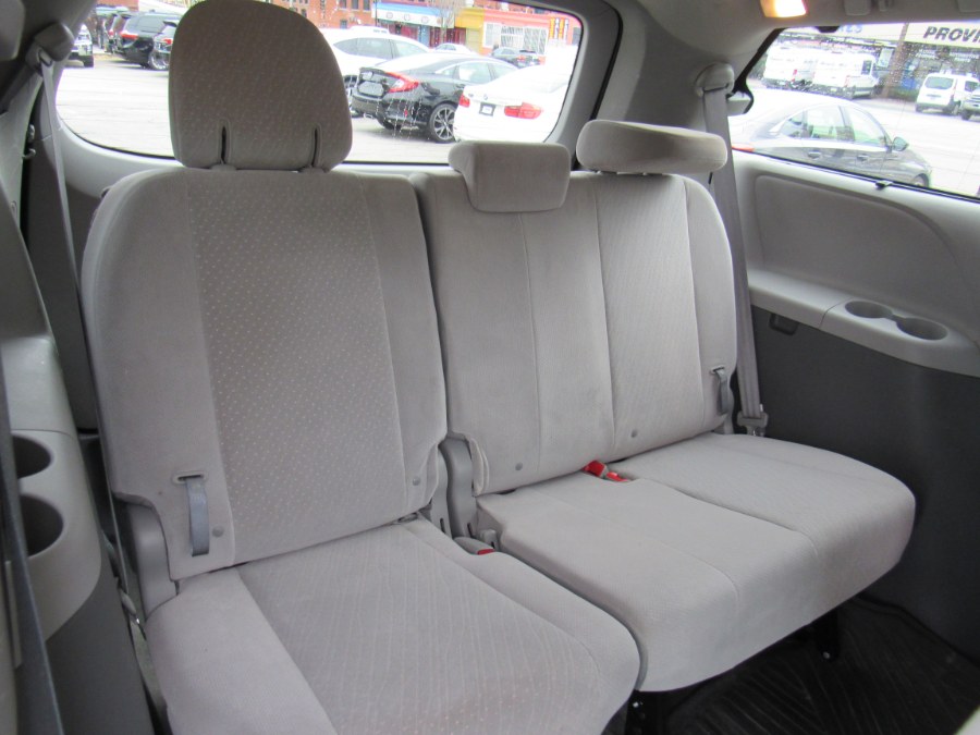 Used Toyota Sienna LE 2017 | Hilario's Auto Sales Inc.. Worcester, Massachusetts Used Toyota Sienna LE 2017 | Hilario's Auto Sales Inc.. Worcester, Massachusetts