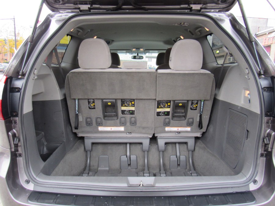 Used Toyota Sienna LE 2017 | Hilario's Auto Sales Inc.. Worcester, Massachusetts Used Toyota Sienna LE 2017 | Hilario's Auto Sales Inc.. Worcester, Massachusetts