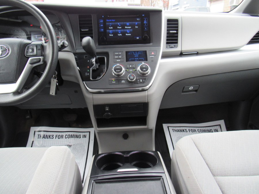 Used Toyota Sienna LE 2017 | Hilario's Auto Sales Inc.. Worcester, Massachusetts Used Toyota Sienna LE 2017 | Hilario's Auto Sales Inc.. Worcester, Massachusetts