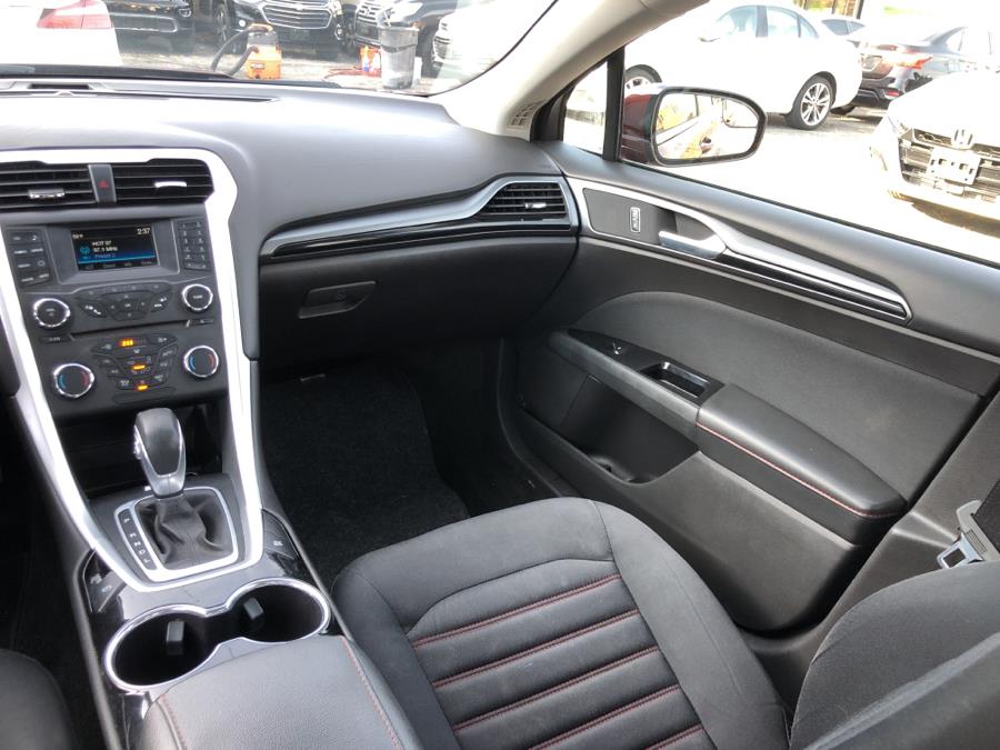 Used Ford Fusion 4dr Sdn SE Hybrid FWD 2016 | Signature Auto Sales. Franklin Square, New York Used Ford Fusion 4dr Sdn SE Hybrid FWD 2016 | Signature Auto Sales. Franklin Square, New York