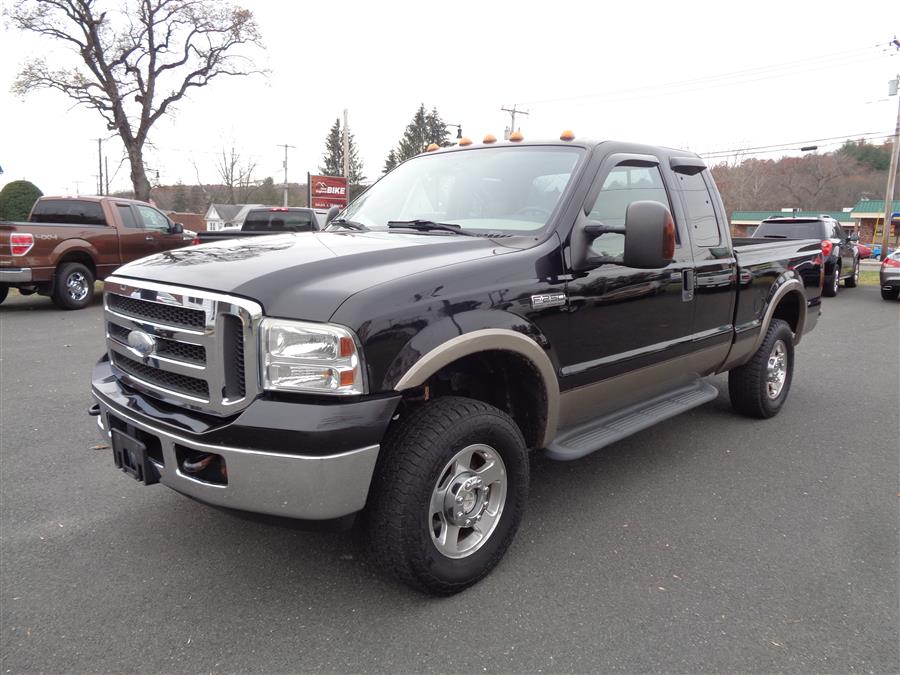 Used Ford Super Duty F-250 Supercab 142" Lariat 4WD 2005 | Country Auto Sales. Southwick, Massachusetts