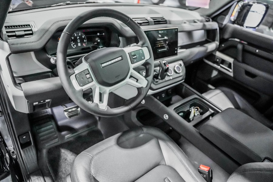 Used Land Rover Defender 110 S AWD 2022 | 26 Motors Corp. Bronx, New York Used Land Rover Defender 110 S AWD 2022 | 26 Motors Corp. Bronx, New York