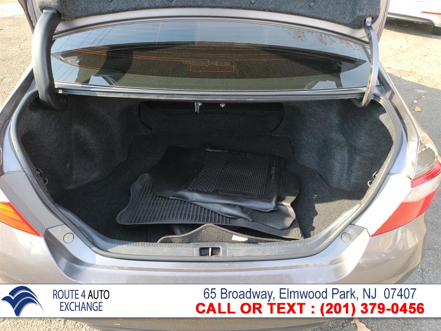 Used Toyota Camry 4dr Sdn I4 Auto XLE (Natl) 2016 | Route 4 Auto Exchange. Elmwood Park, New Jersey Used Toyota Camry 4dr Sdn I4 Auto XLE (Natl) 2016 | Route 4 Auto Exchange. Elmwood Park, New Jersey